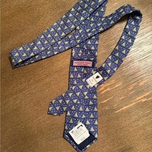 Vineyard Vines Christmas Tie